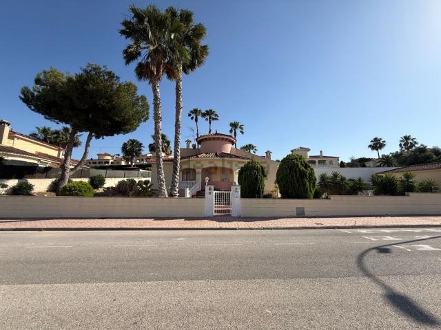 Chalet, Almoradí