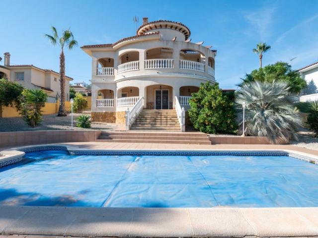 Chalet, Almoradí