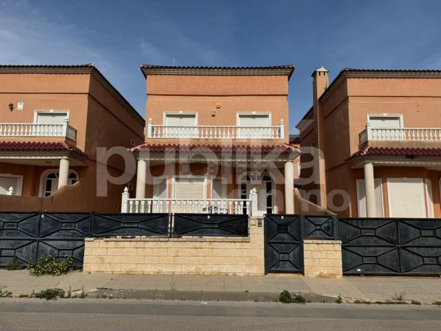 Chalet, Almoradí