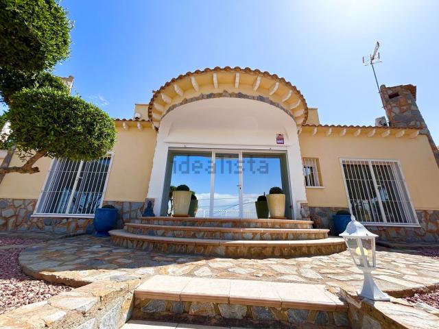 Chalet, Almoradí