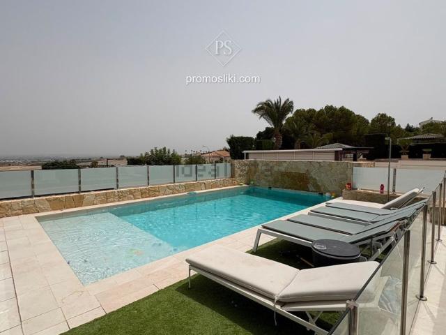 Chalet, Almoradí