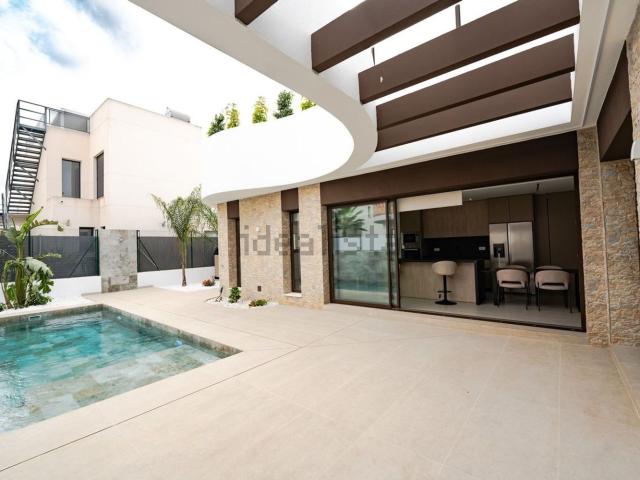 Chalet, Almoradí
