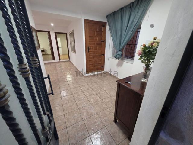 Chalet, Almudaina