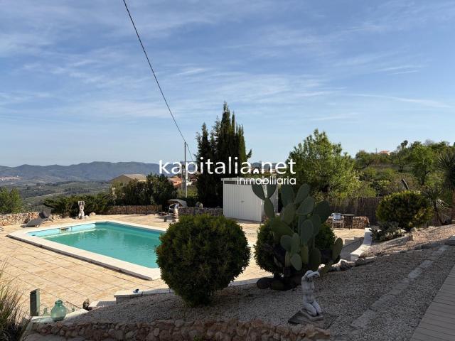 Chalet, Almudaina