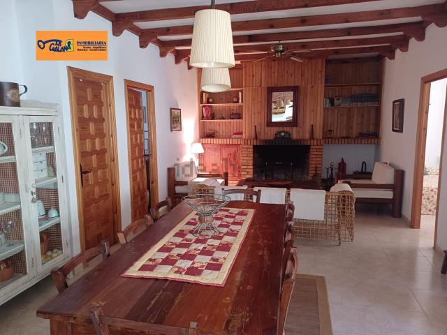 Chalet, Almuradiel