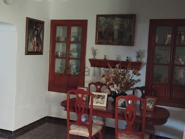 Chalet, Alora