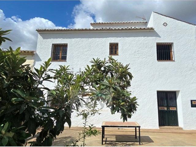 Chalet, Alora