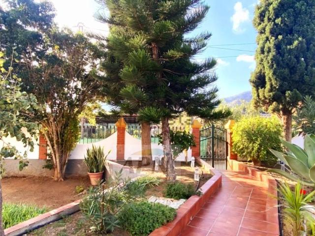 Chalet, Alora