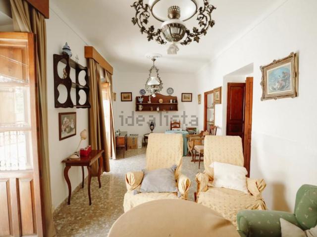 Chalet, Alora