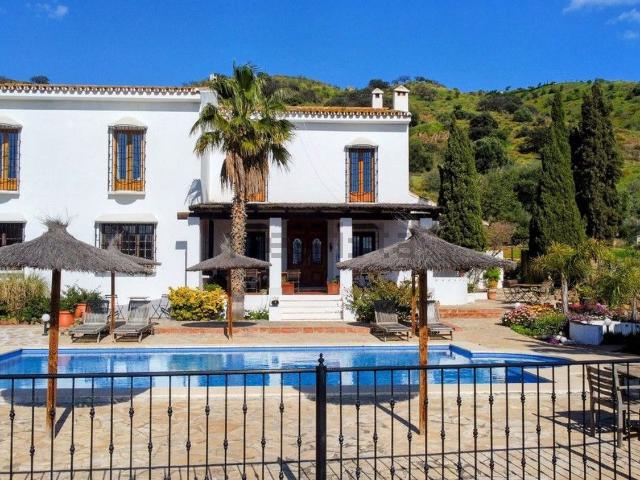 Chalet, Alora