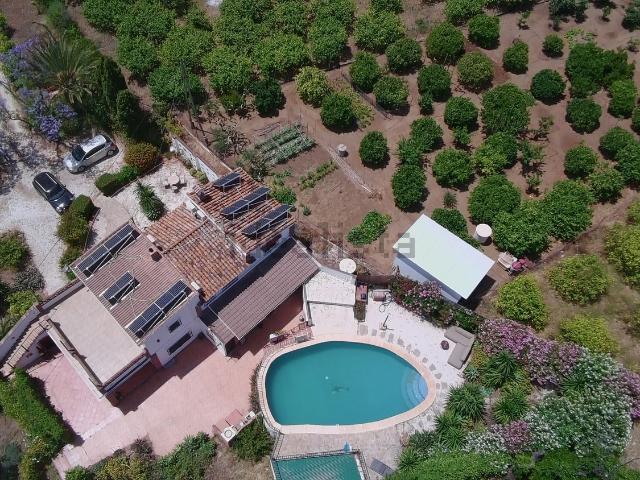 Chalet, Alora