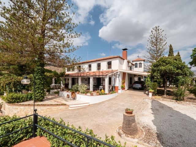 Chalet, Alora