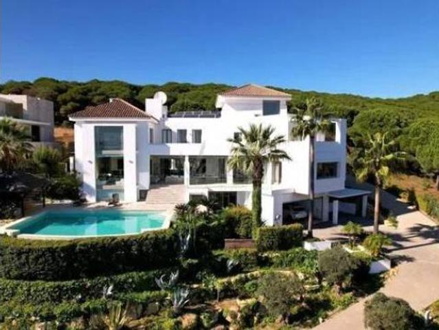 Chalet Alquiler San Roque, Núcleo