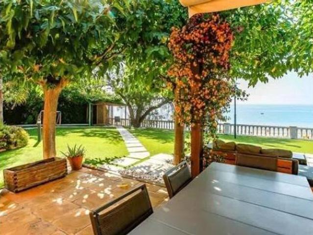 Chalet Alquiler Vilanova i la Geltrú, Barri de Mar Ribes Roges Plaça de la Sardana