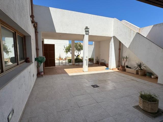 Chalet, Arta