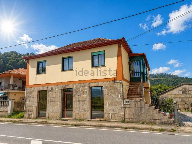 Chalet, Arbo