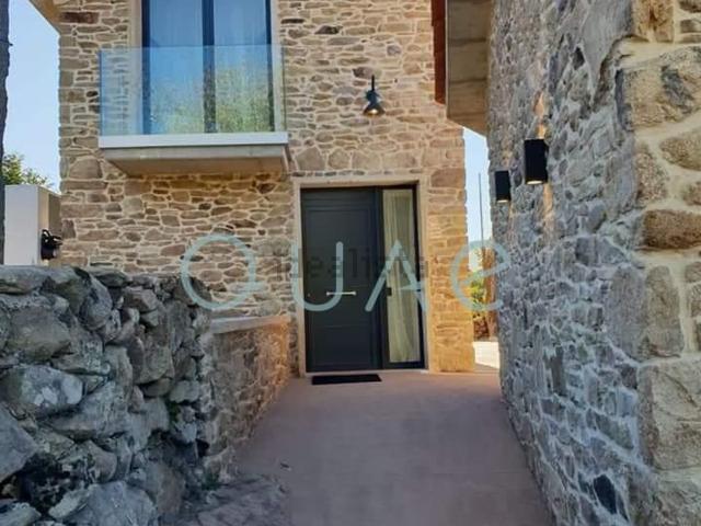 Chalet, Arbo