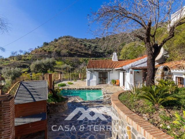 Chalet, Arenas