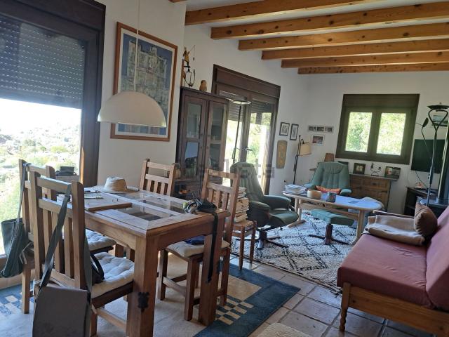 Chalet, Arenas