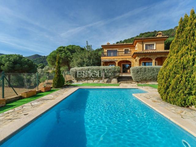Chalet, Argentona
