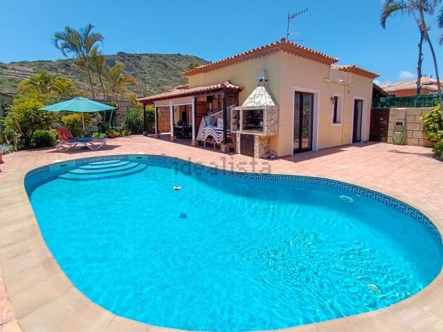 Chalet, Arona