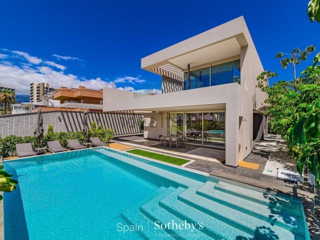 Chalet, Arona