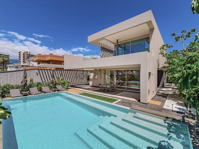 Chalet, Arona