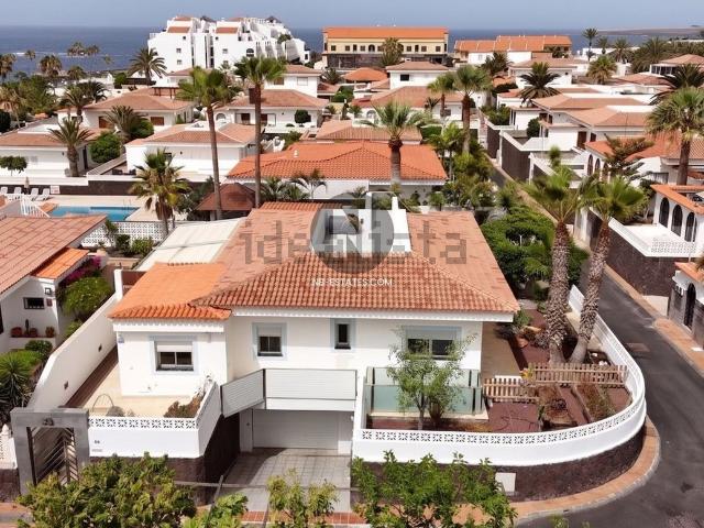 Chalet, Arona