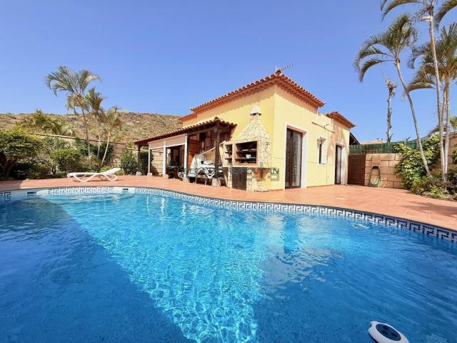 Chalet, Arona