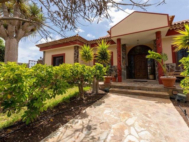 Chalet, Arona