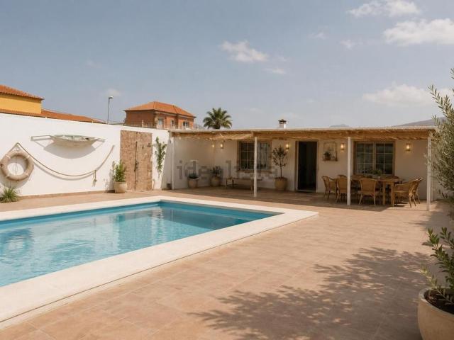 Chalet, Arona