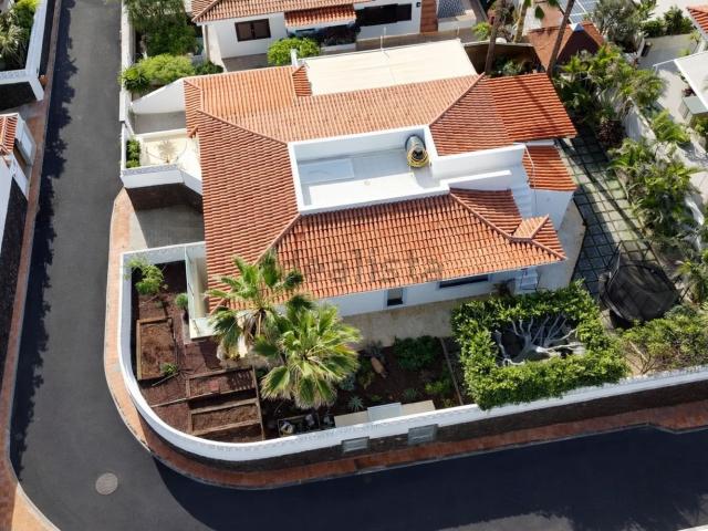 Chalet, Arona