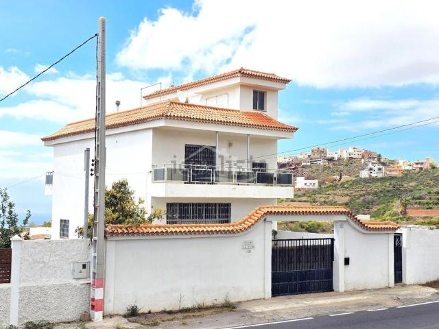 Chalet, Arona