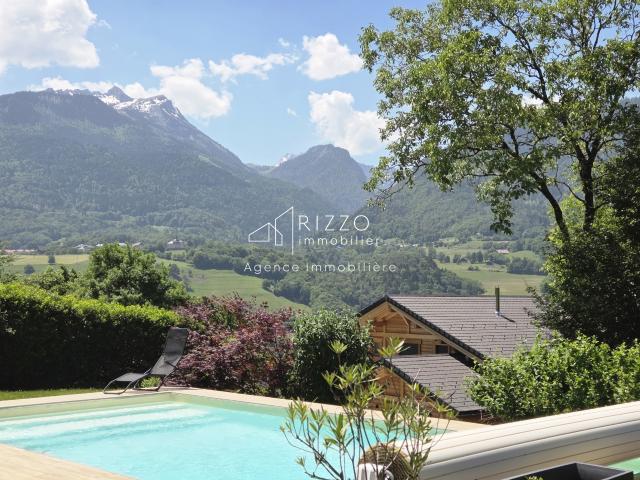 Chalet au calme dans les hauteurs