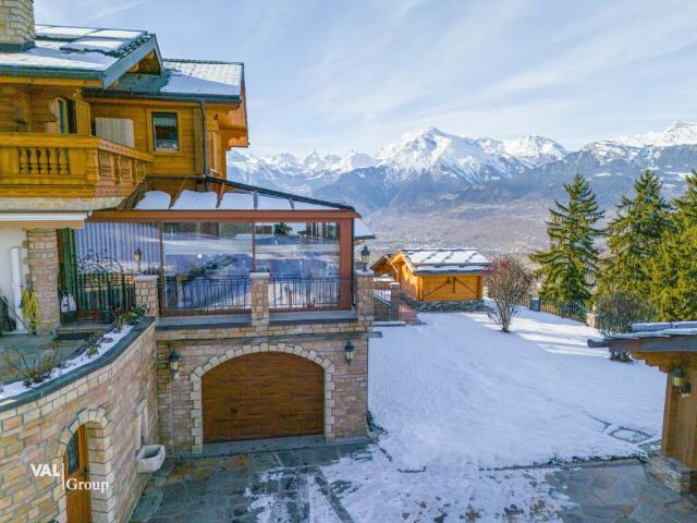Chalet au panorama exceptionnel sublimé par l’amour et la passion