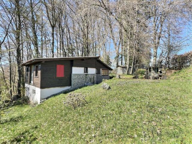 Chalet avec terrains forestiers et agricoles