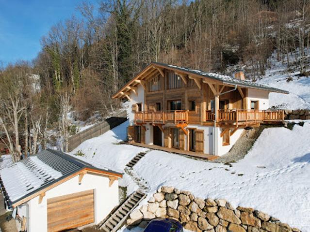 Chalet avec terrasse
