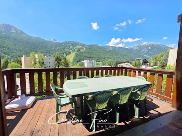 Chalet avec terrasse