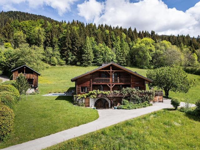 Chalet avec terrasse