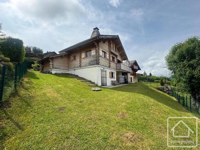 Chalet avec vue panoramique et terrasse