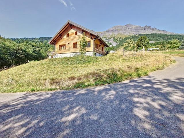 Chalet avec terrasse