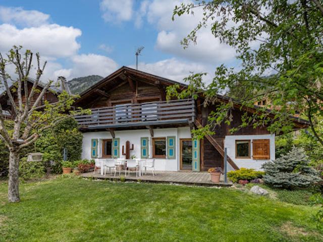 Chalet avec terrasse