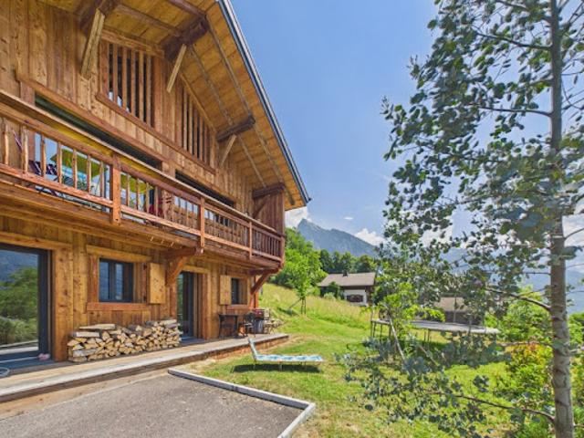 Chalet avec terrasse