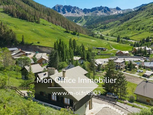 Chalet avec terrasse