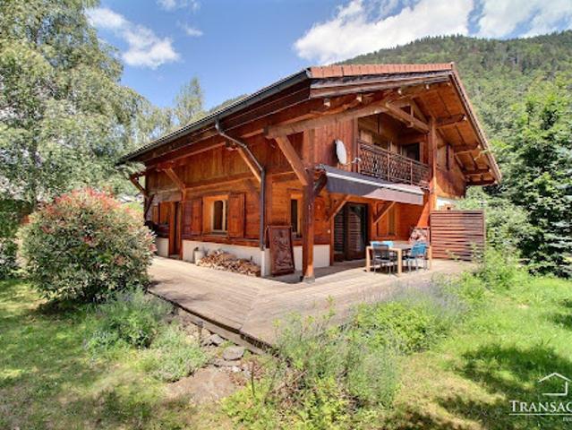 Chalet avec terrasse