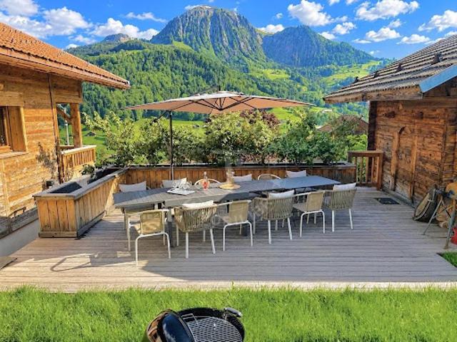 Chalet avec vue panoramique et terrasse