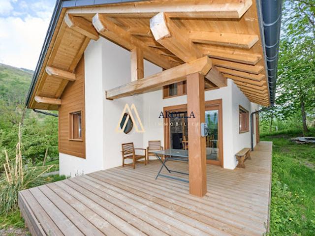 Chalet avec vue panoramique et terrasse