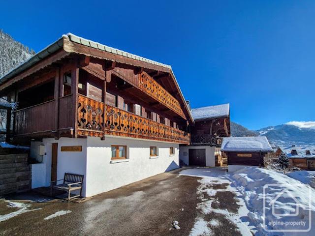 Chalet avec vue panoramique et terrasse