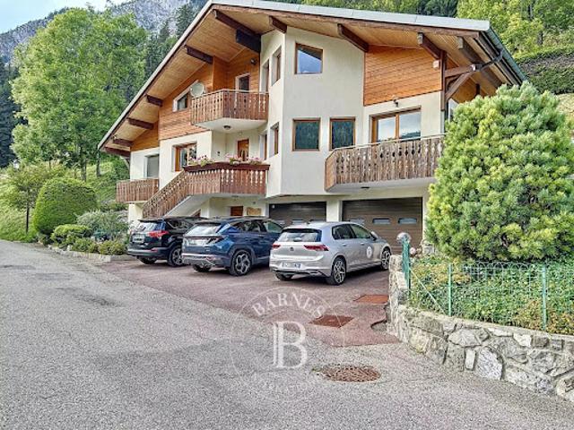 Chalet avec vue panoramique et terrasse
