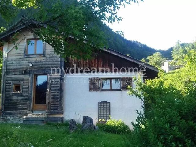 Chalet avec mazot et Permis pour une extension à Saint Nicolas la Chapelle 73590